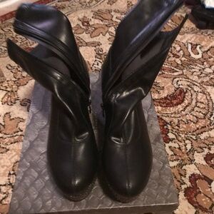 Used size 8 Black/rhinestone on bottom Boots
